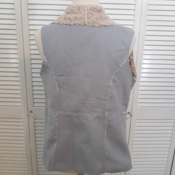 Favlux faux sherpa vest small *C - Picture 5 of 6